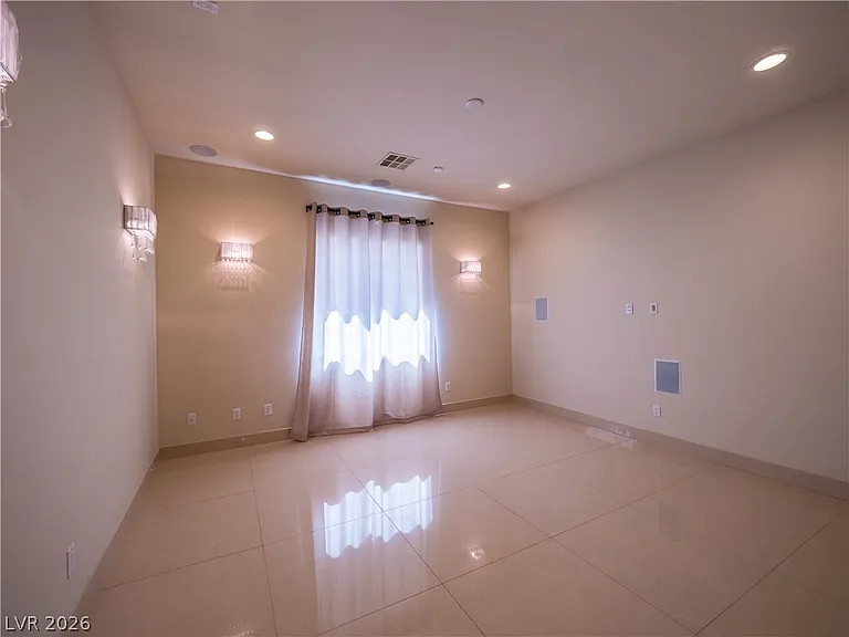 7447 Yonie Ct — Photo 15