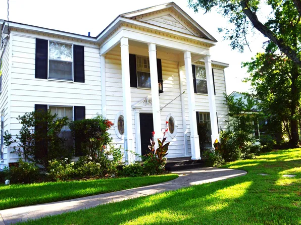 1202 Turner Dr, Longview, TX 75601