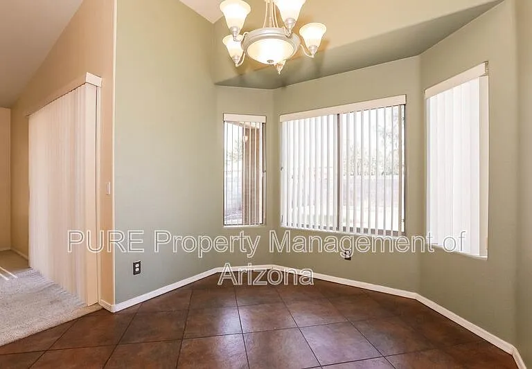 1644 W Geronimo St — Photo 9