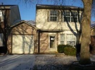 1413 Walnut Cir, Carol Stream, IL 60188