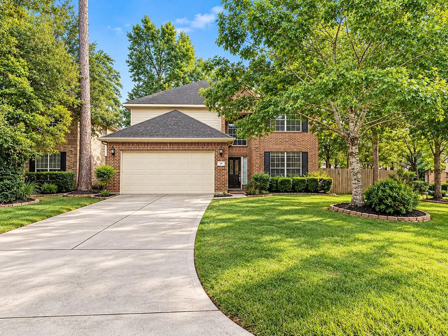 4 bed, 2.5 bath, 2749 sqft, $2,650 — Photo 2