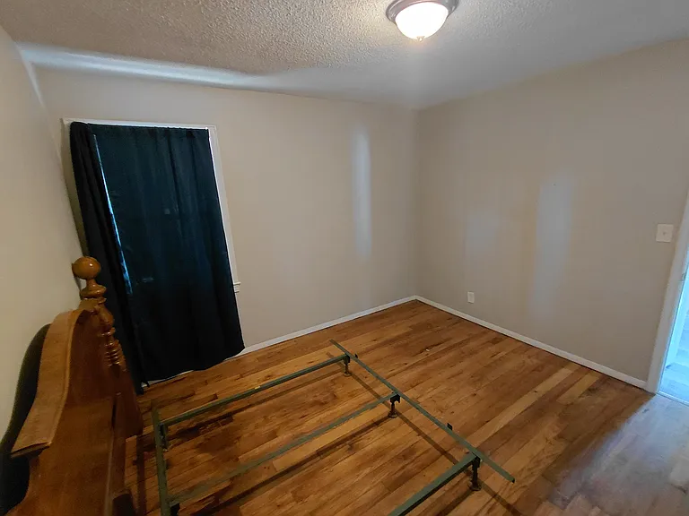 120 Elizabeth Ave — Photo 8
