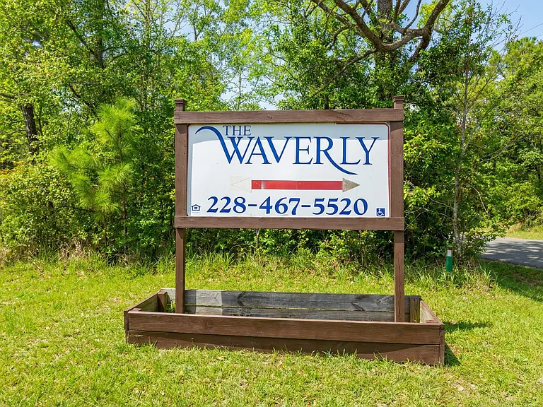The Waverly — Photo 11