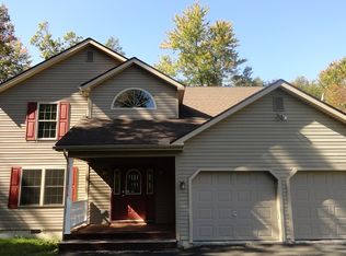 6376 Cherokee Trl, Tobyhanna, PA 18466