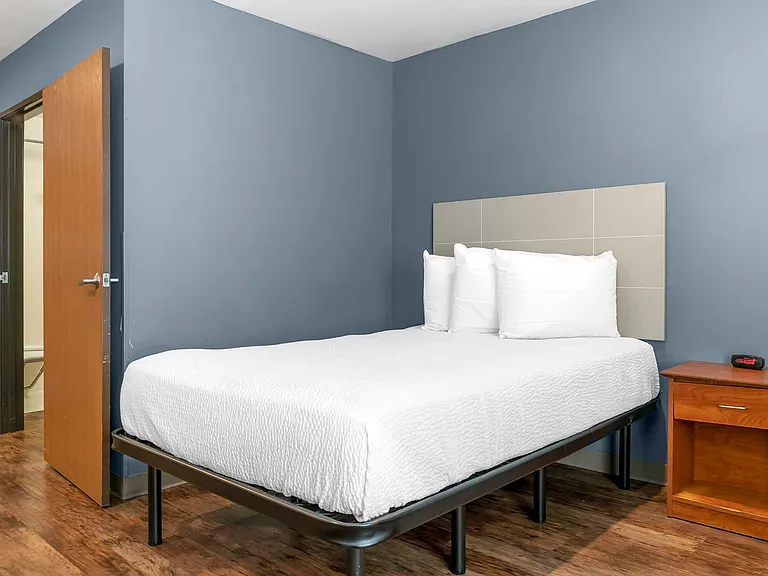 Studio Suite - 1 Full Bed