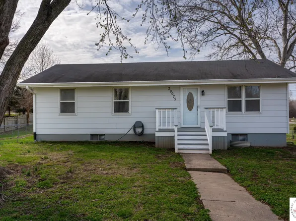 29075 Lake Shore Dr, Sedalia, MO 65301