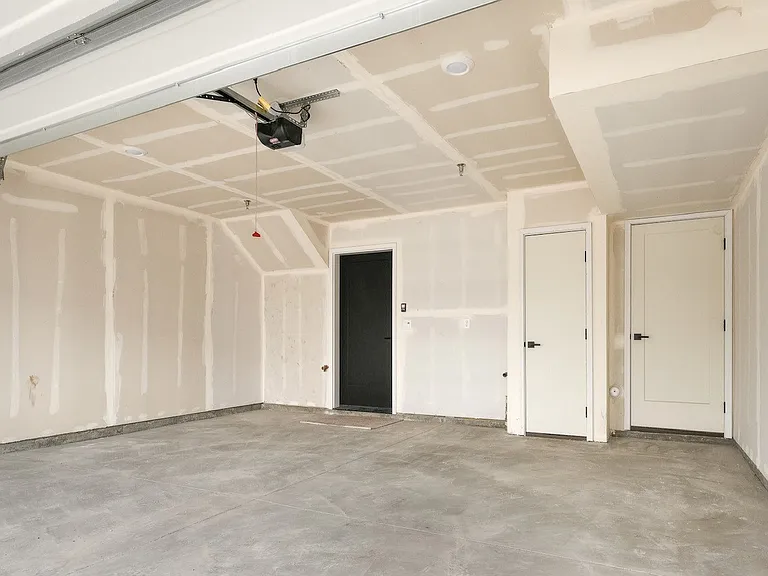 1739 S Main St #12 — Photo 23