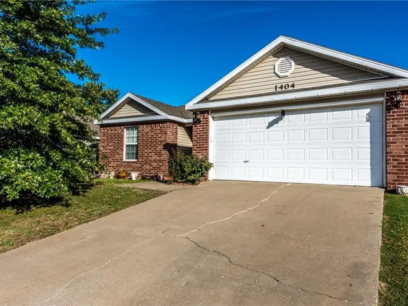 1404 Sunrise Cir, Siloam Springs, AR 72761