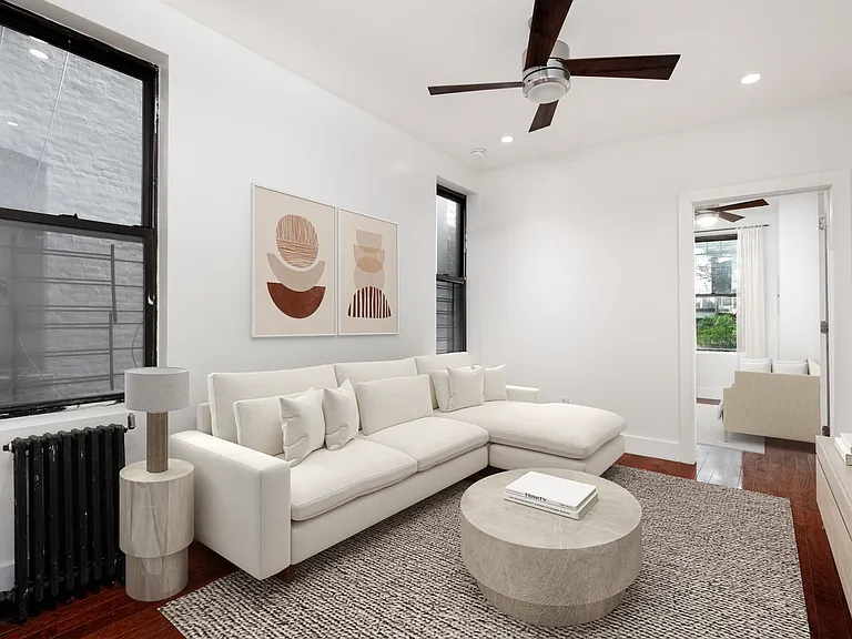 223 Bainbridge St #3R — Photo 2