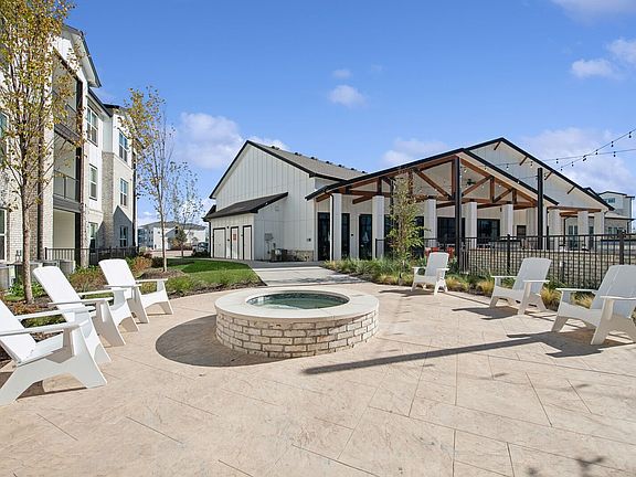 Ascend at McKinney North apartments community photo