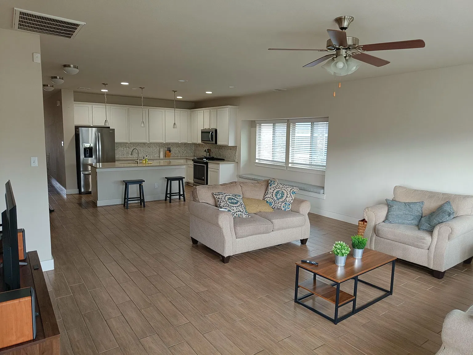 535 Tanda Ln — Photo 3