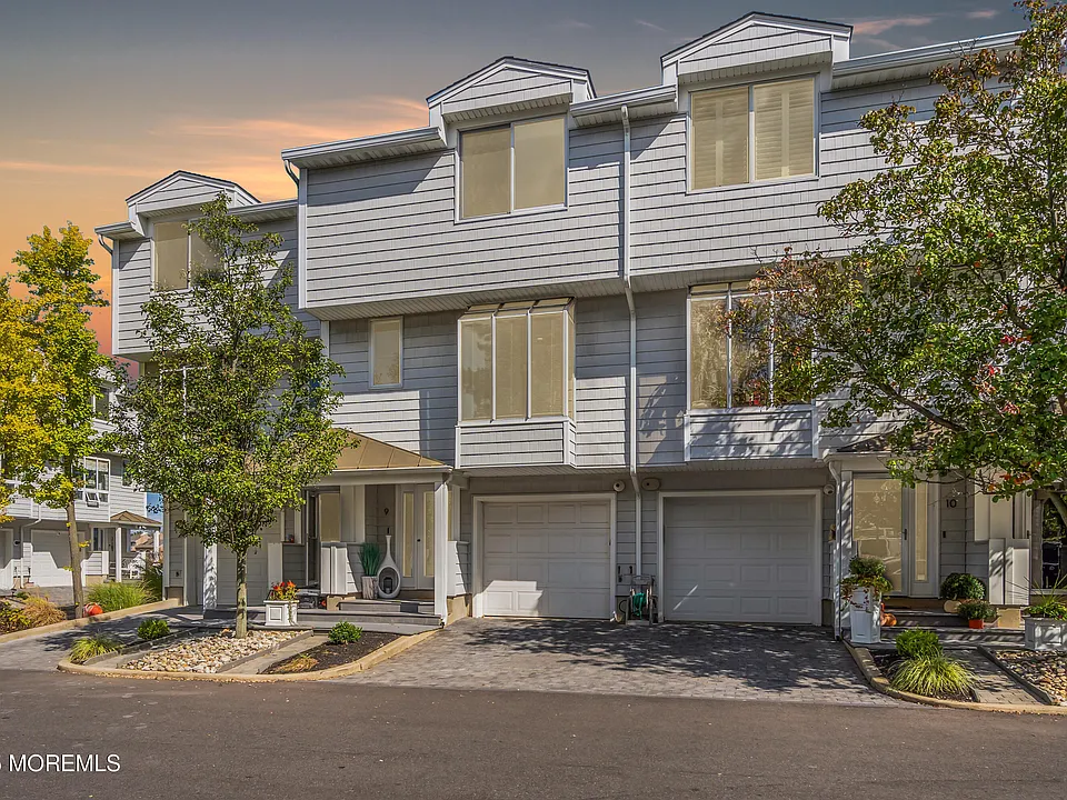 165 Riddle Ave #9