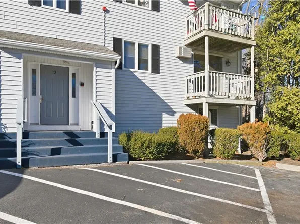 2 Angle St APT 6, Lincoln, RI 02838