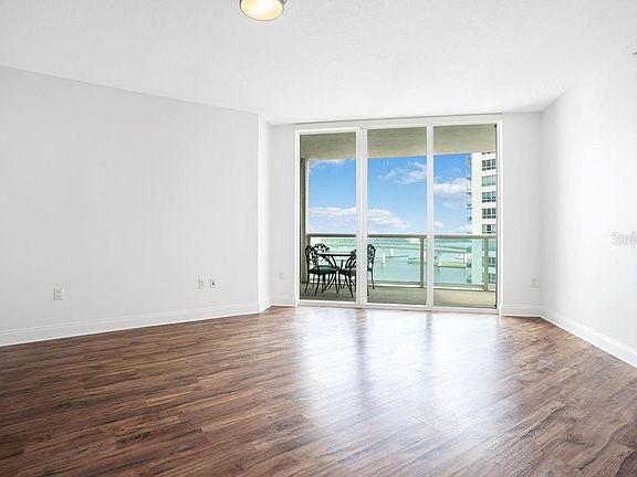4th image of 241 Riverside Dr Unit 1505