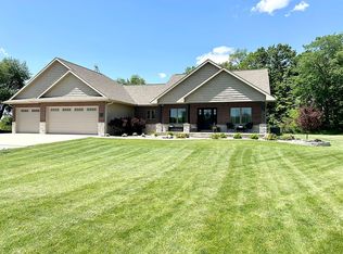 6927 Betty Ln, Clinton, IL 61727