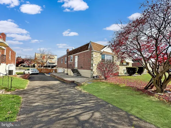 2005 Tomlinson Rd, Philadelphia, PA 19116