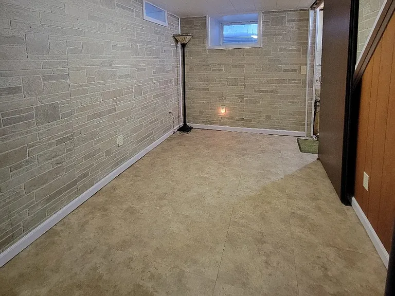 515 N 8th Ave — Photo 10