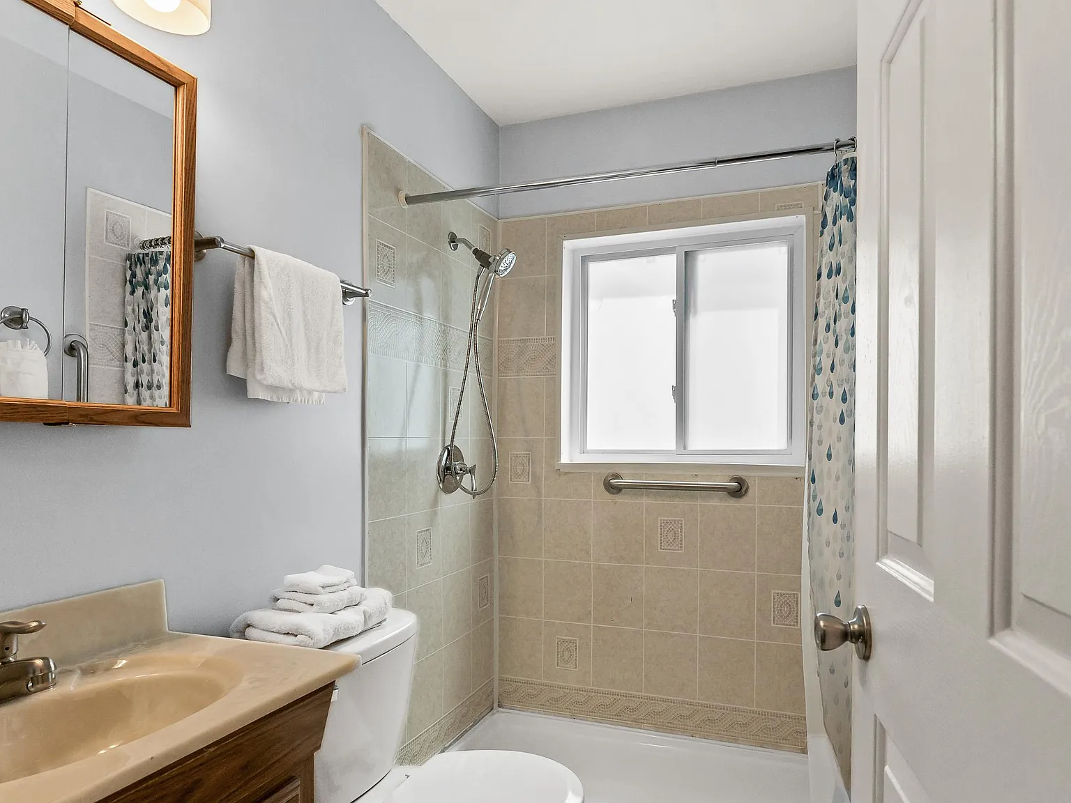 2 bed, 1032 sqft, $1,350 — Photo 1