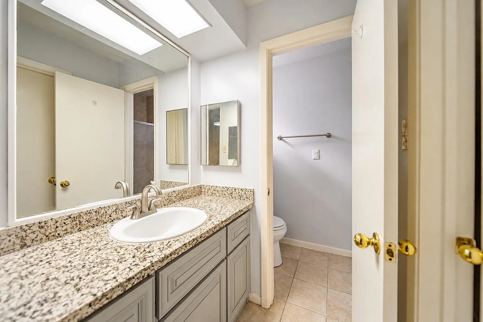 3 bed, 2.0 bath, 1296 sqft, $1,900 — Photo 4