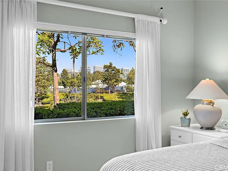 140 Villa Point Dr — Photo 21