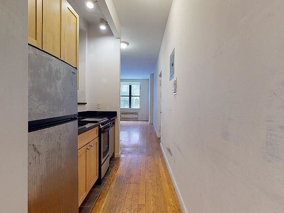 4th image of 246 W 22nd St #1F