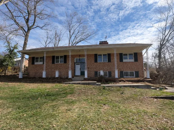 2435 Hunter Mill Rd, Vienna, VA 22181