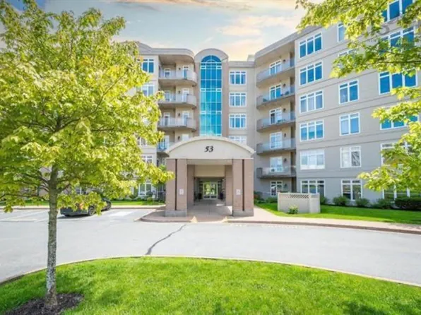53 Bedros Ln #601, Halifax, NS B3M 4X4