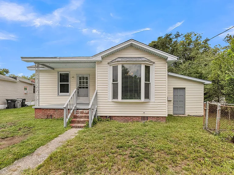 2330 Bailey Dr — Photo 1