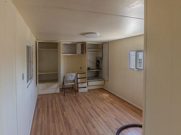 4th image of 11398 Bartlett Ave #10