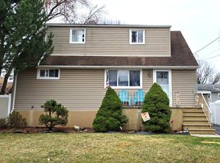 27 Bertolotto Ave, Little Ferry, NJ 07643