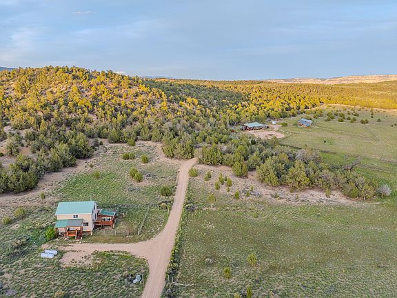 4th image of 403 S Mineral Springs Rd