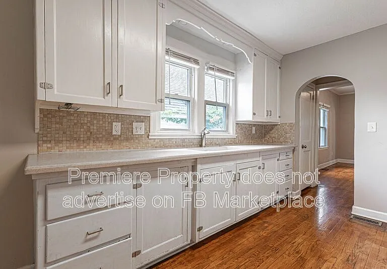 239 S Mill St — Photo 6