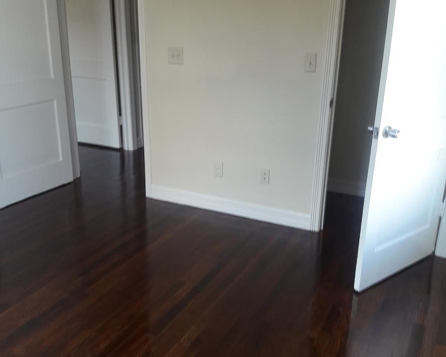 1st image of 1220 N Reagan St