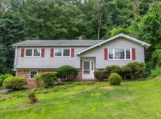 31 Sunnyhill Rd, Dover, NJ 07801