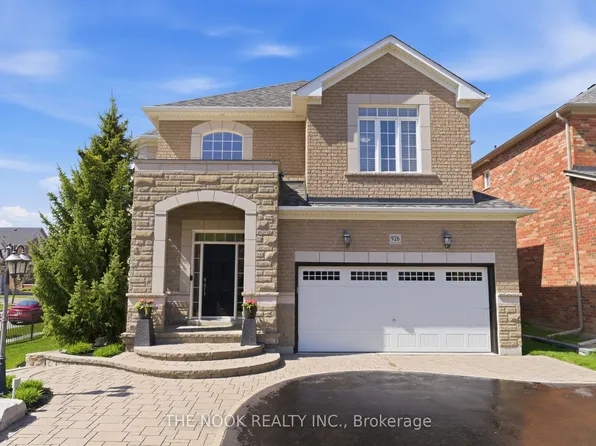 926 Red Deer Ave, Oshawa, ON L1K 0C4