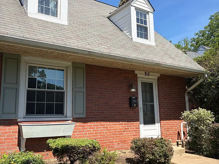 35 Moreland Rd — Photo 4