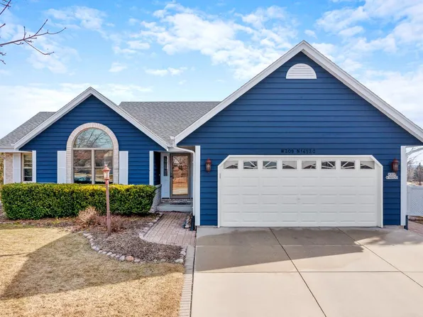 W209N16520 Cairn COURT, Jackson, WI 53037