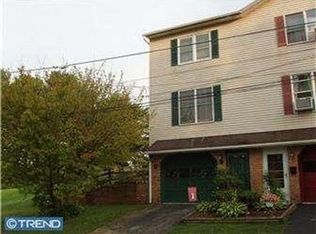 392 W 3rd Ave, Parkesburg, PA 19365