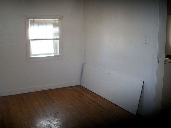 4th image of 734 S 9th St