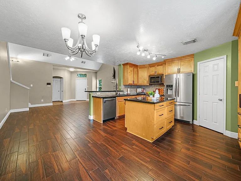 18436 Sunrise Pines Dr — Photo 9