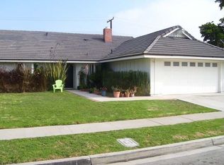2034 Calvert Ave, Costa Mesa, CA 92626