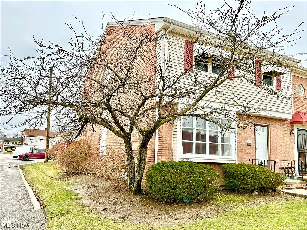 5863 Bear Creek Dr photo 1