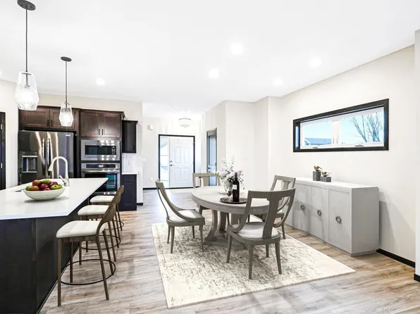 1221 Francis Dr, Elko New Market, MN 55054