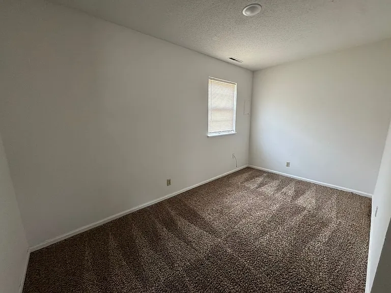 560 N East Park Ln — Photo 25