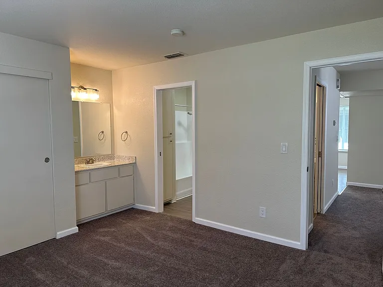 5840 Garfield Avenue — Photo 10
