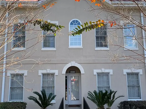 2910 River Dr APT 102E, Savannah, GA 31404