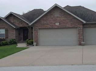 637 N Spout Spring St, Nixa, MO 65714