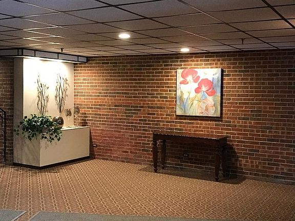 5th image of 120 S Spruce Ave APT 203