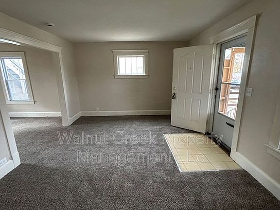 4th image of 100 Rush St