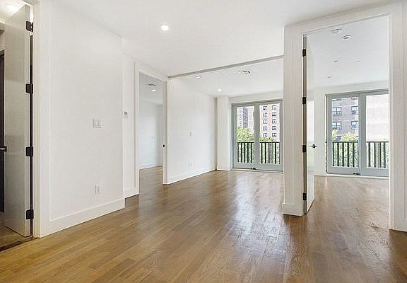 2nd image of 920 Myrtle Ave #6F